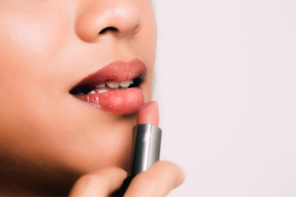 Maquillaje de labios básico